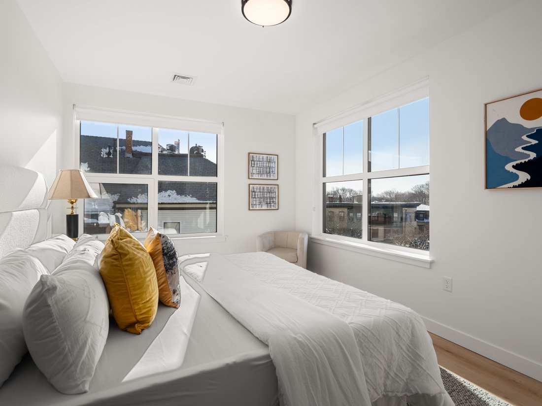Condo in Newton, Massachusetts, United States 4 - 18359122