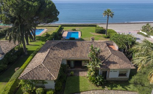 Villa a Cancelada, Estepona, Andalusia 1