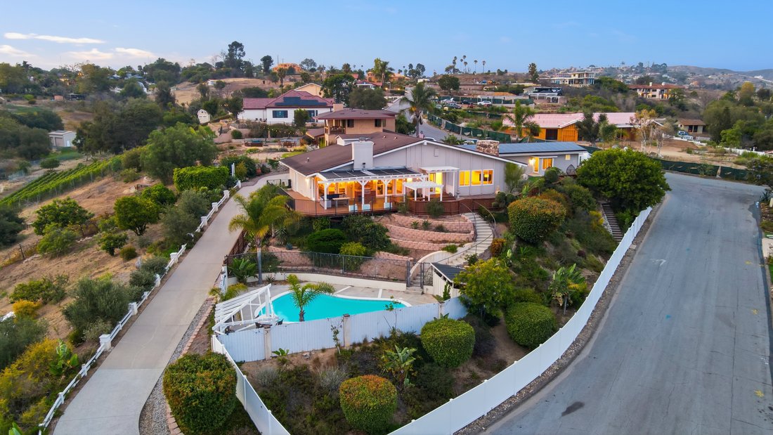 Camarillo, California, United States 1 - 18359065