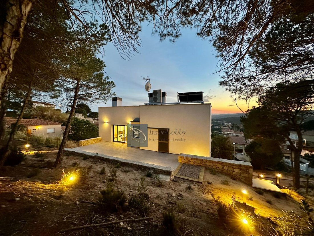 Chalet in Lloret de Mar, Catalonia, Spain 3 - 18351122