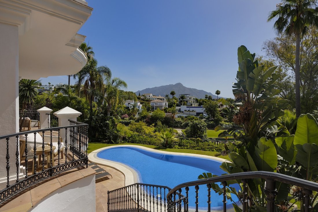 Villa in La Quinta, Benahavis, Andalusia 2 - 18358056