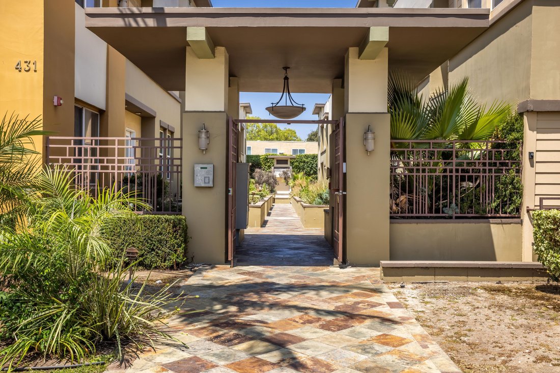 Townhouse in Altadena, California, United States 4 - 18359110