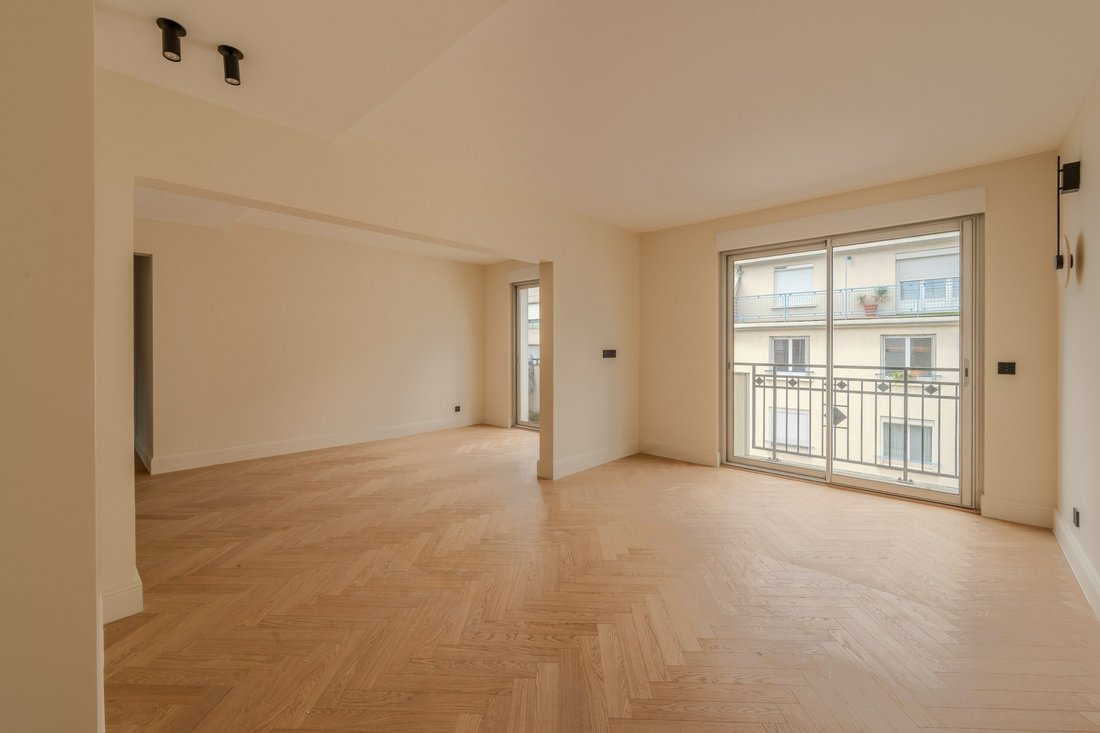 Apartment in Palais Royal, Paris 1er Arrondissement, Paris 4 - 18358356
