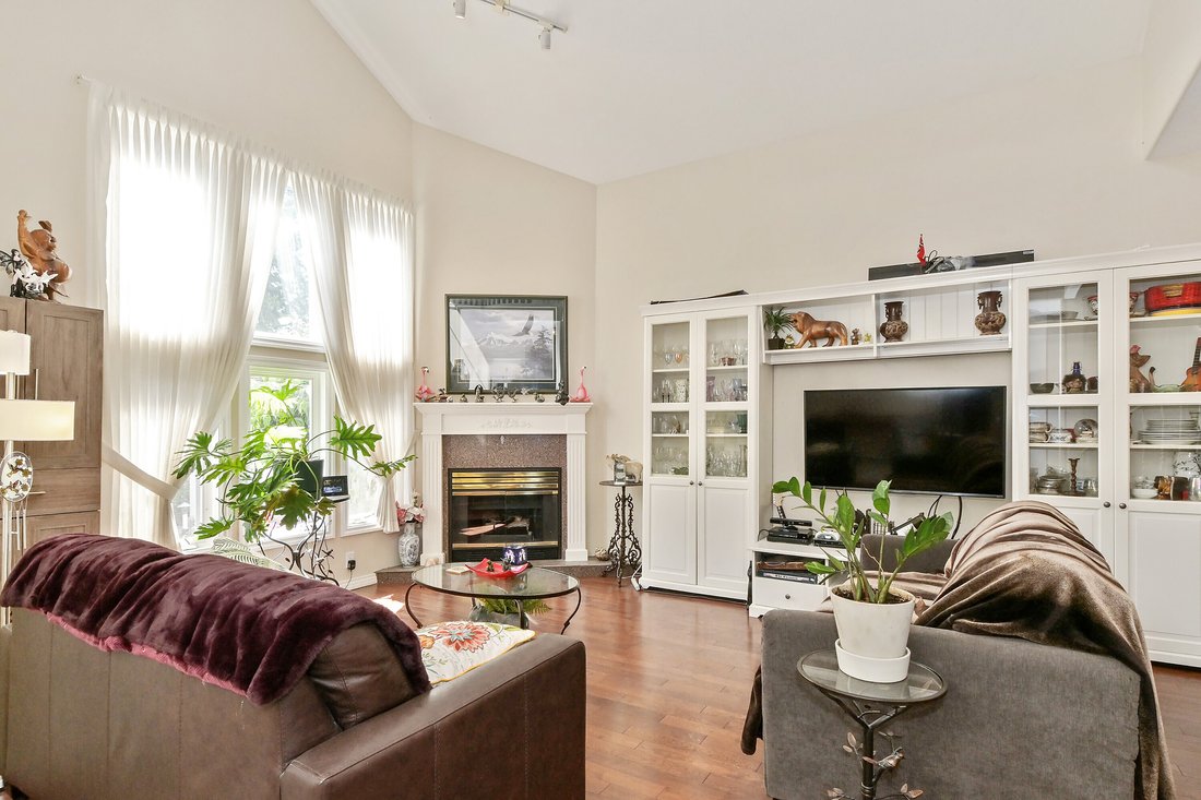 Townhouse in Surrey, British Columbia, Canada 4 - 18359060