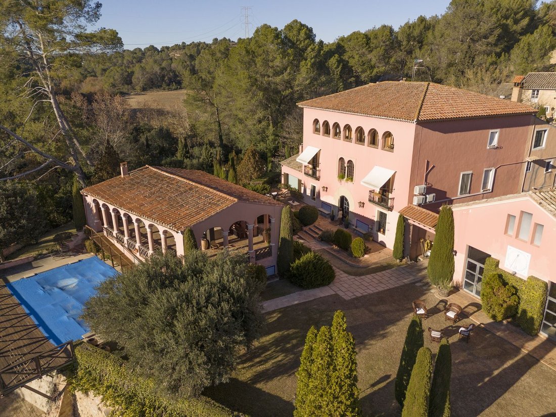 Finca in Sant Sadurni d'Anoia, Catalonia, Spain 3 - 18358557