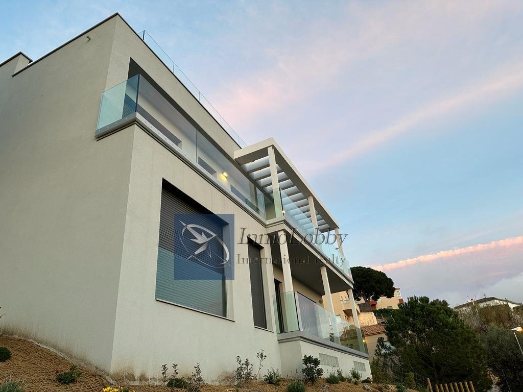Chalet in Lloret de Mar, Catalonia, Spain 4 - 18351122