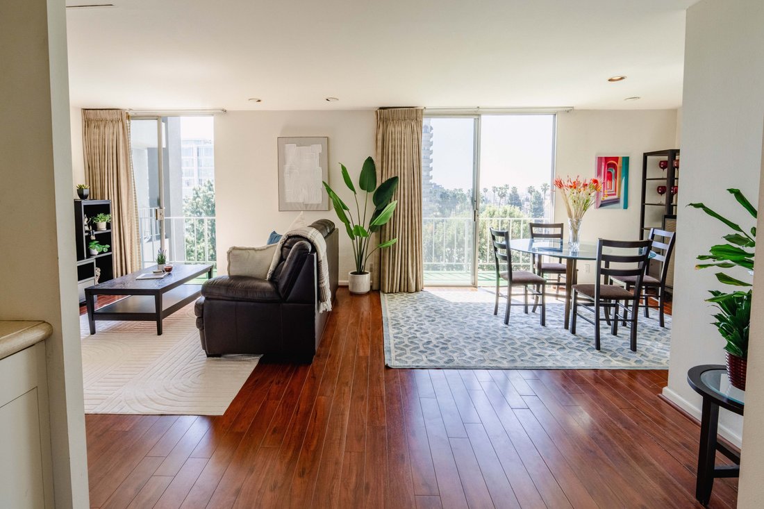 Condo in West Hollywood, California, United States 2 - 18359073