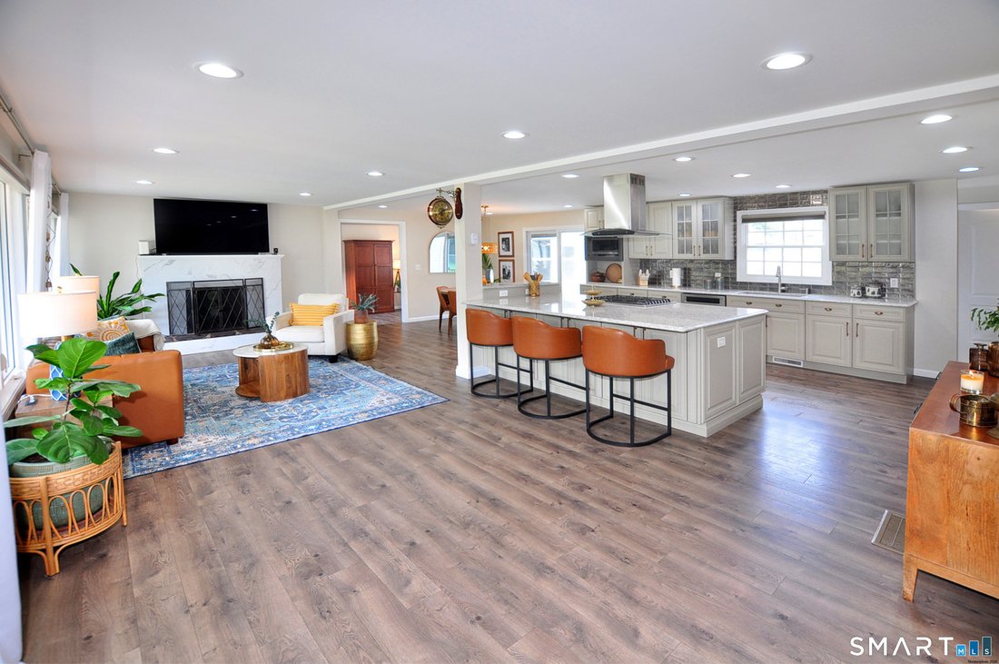 House in Ellington, Connecticut, United States 4 - 18357472