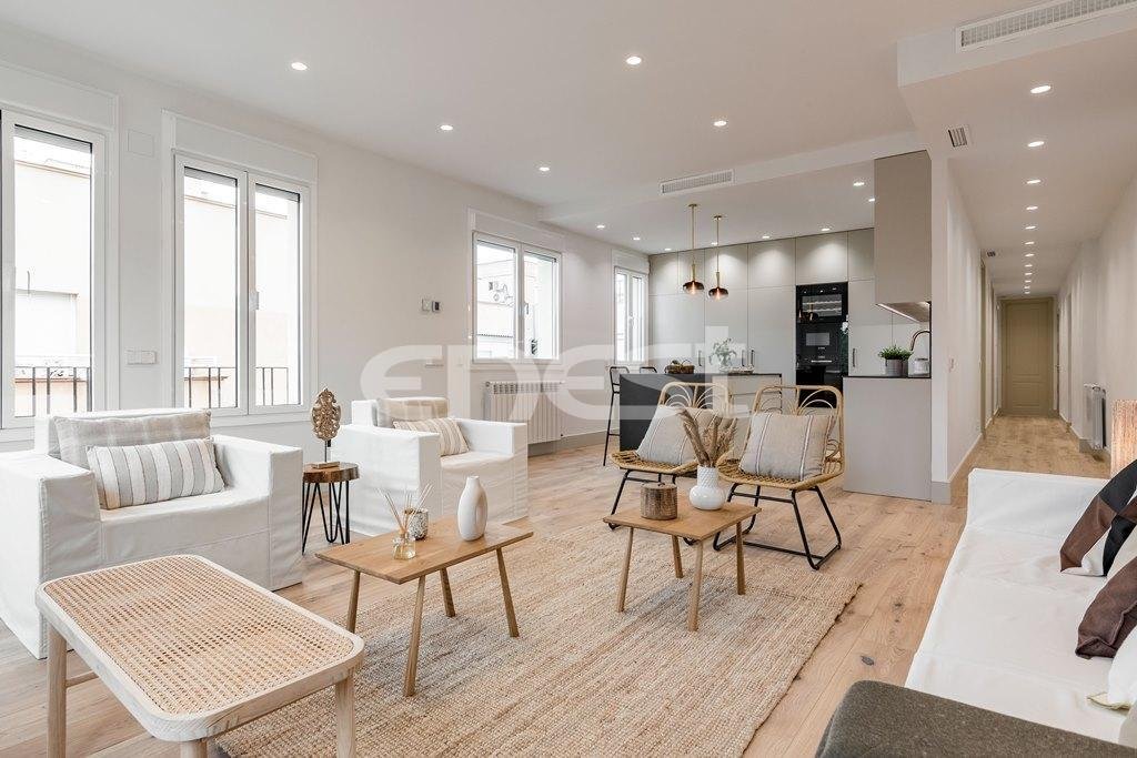 Appartamento a Chamberí, Madrid, Spagna 3 - 18359045