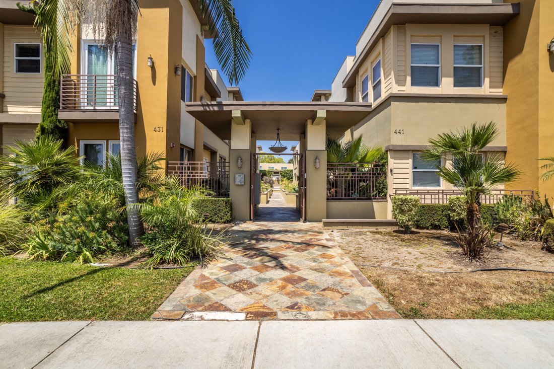 Townhouse in Altadena, California, United States 3 - 18359110