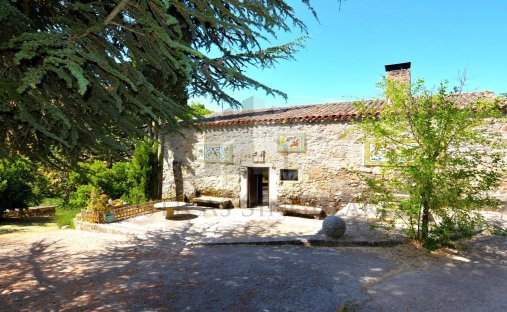 Finca a Navarredonda y San Mames, Madrid, Spagna 1