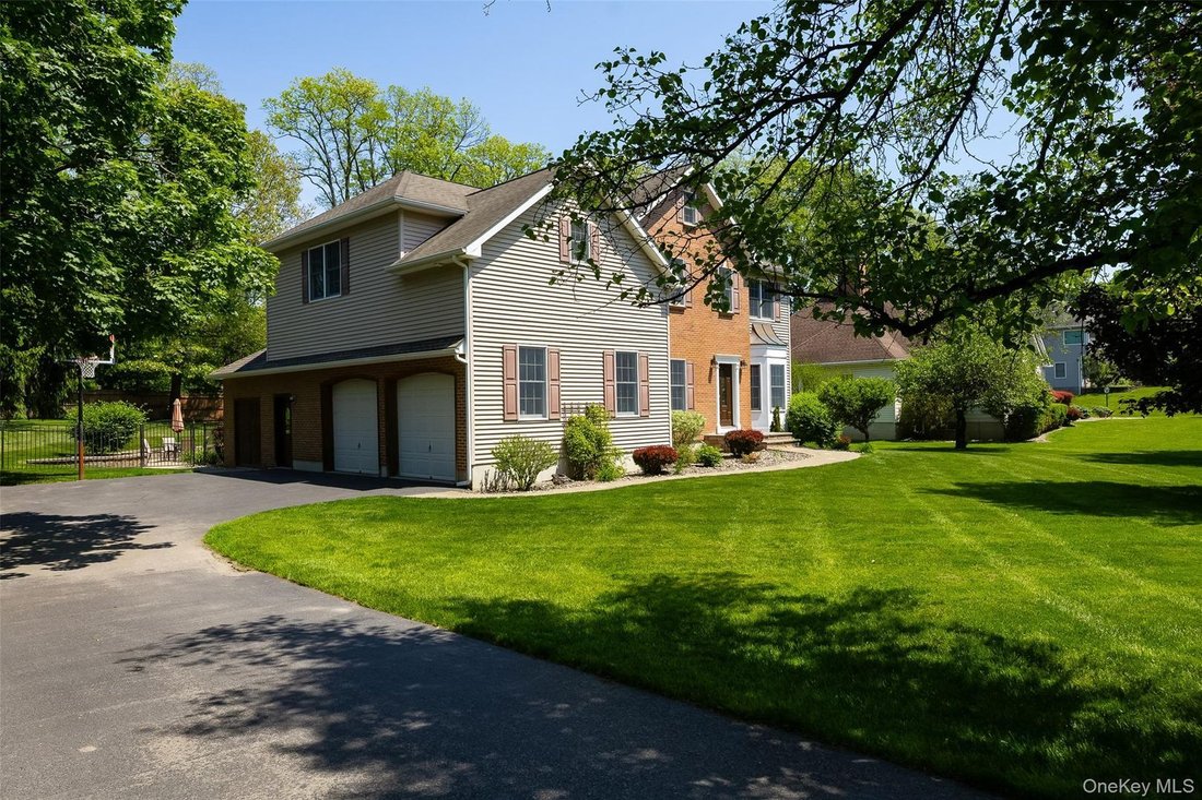 House in Spackenkill, New York, United States 3 - 17980262