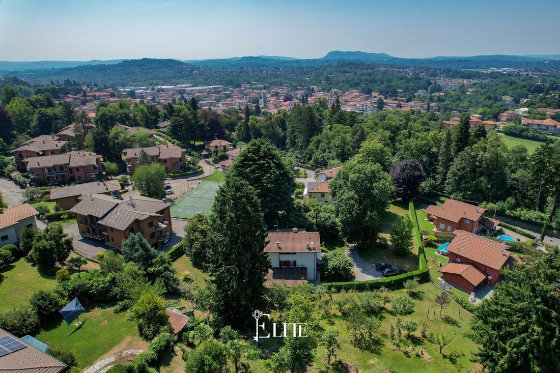 Villa in Besozzo, Lombardy, Italy 5 - 18359670