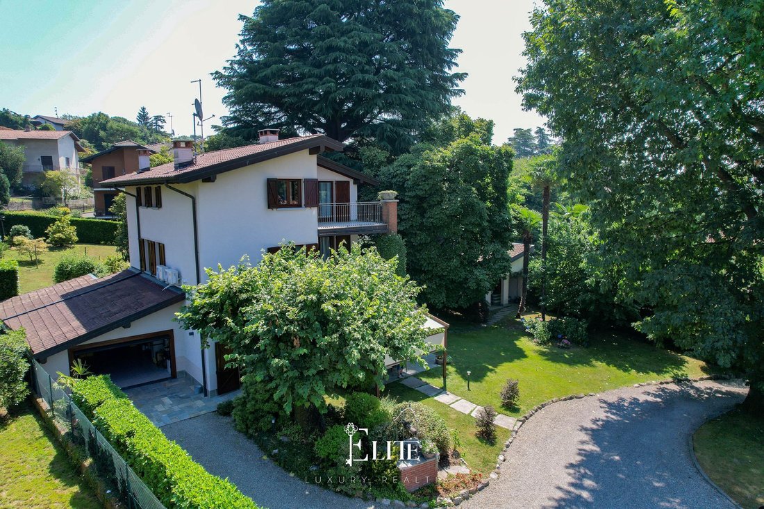 Villa in Besozzo, Lombardy, Italy 2 - 18359670
