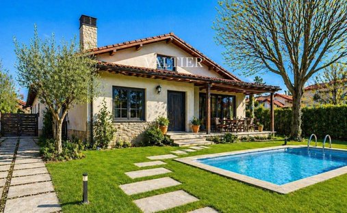 Chalet in Moncloa-Aravaca, Madrid, Spain 1