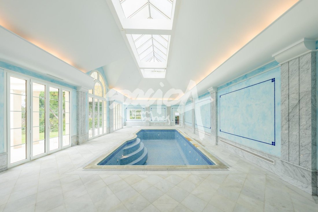 Villa in Pozuelo de Alarcon, Comunidad de Madrid, Spain 4 - 18358076
