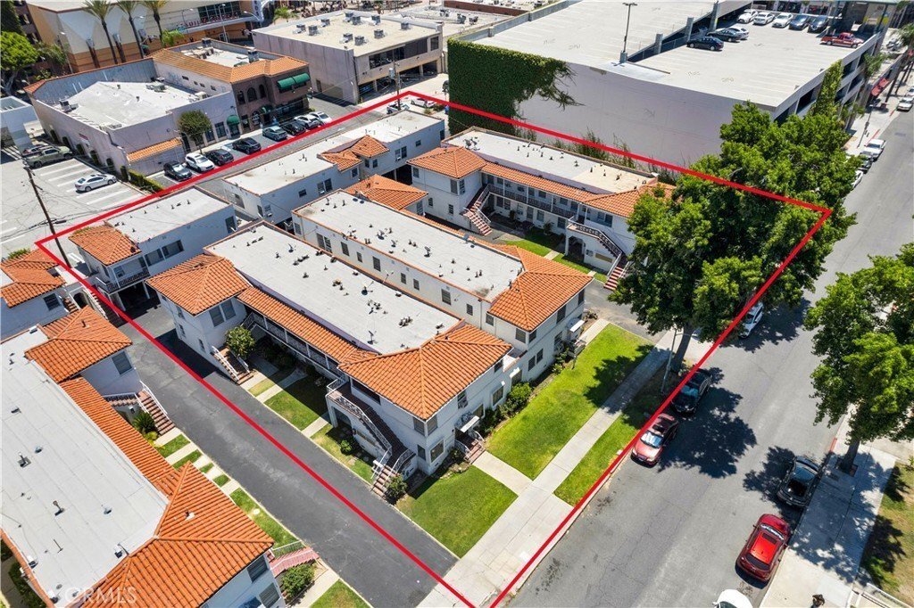 Alhambra, California, United States 4 - 18359368