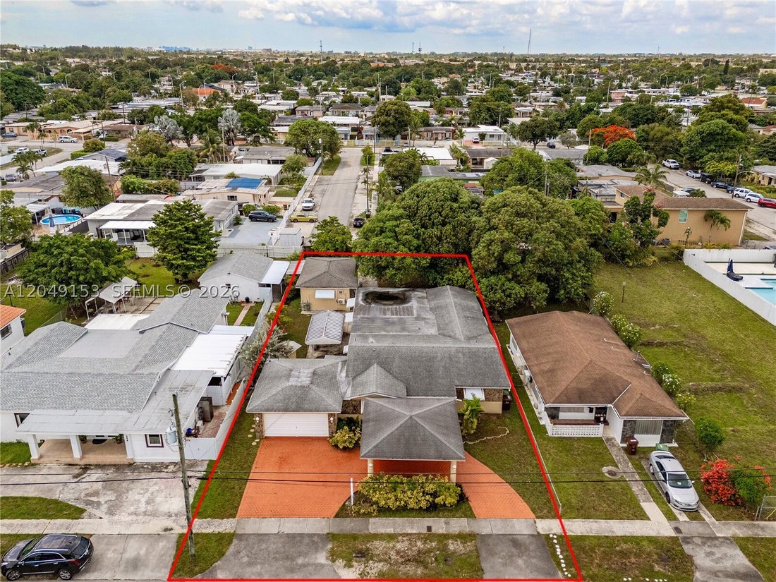 House in Hialeah, Florida, United States 3 - 18356820