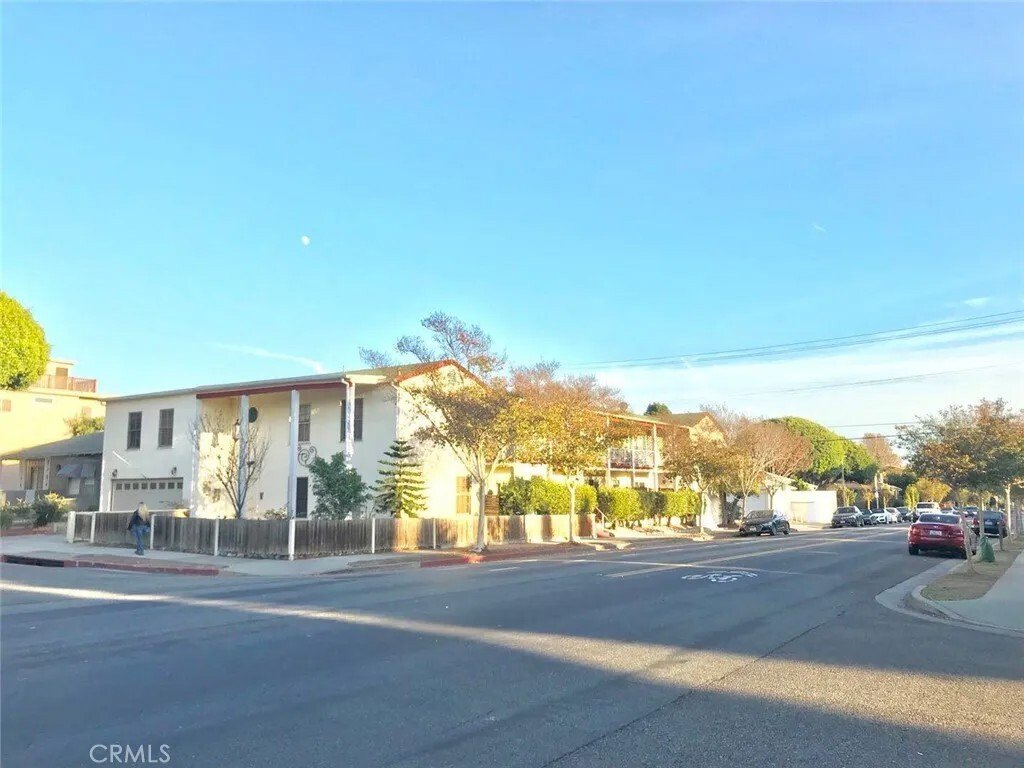 Santa Monica, California, United States 4 - 18356953