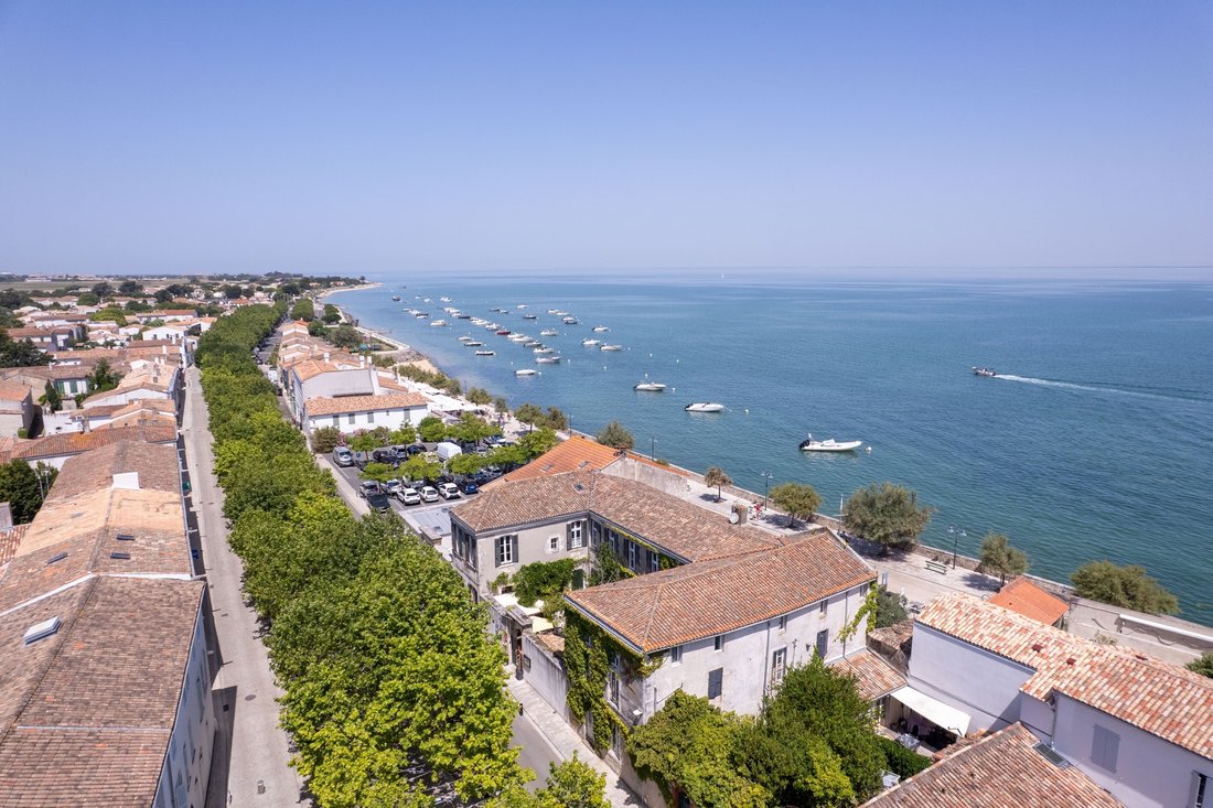 Condo in La Flotte, Nouvelle-Aquitaine, France 3 - 18359061