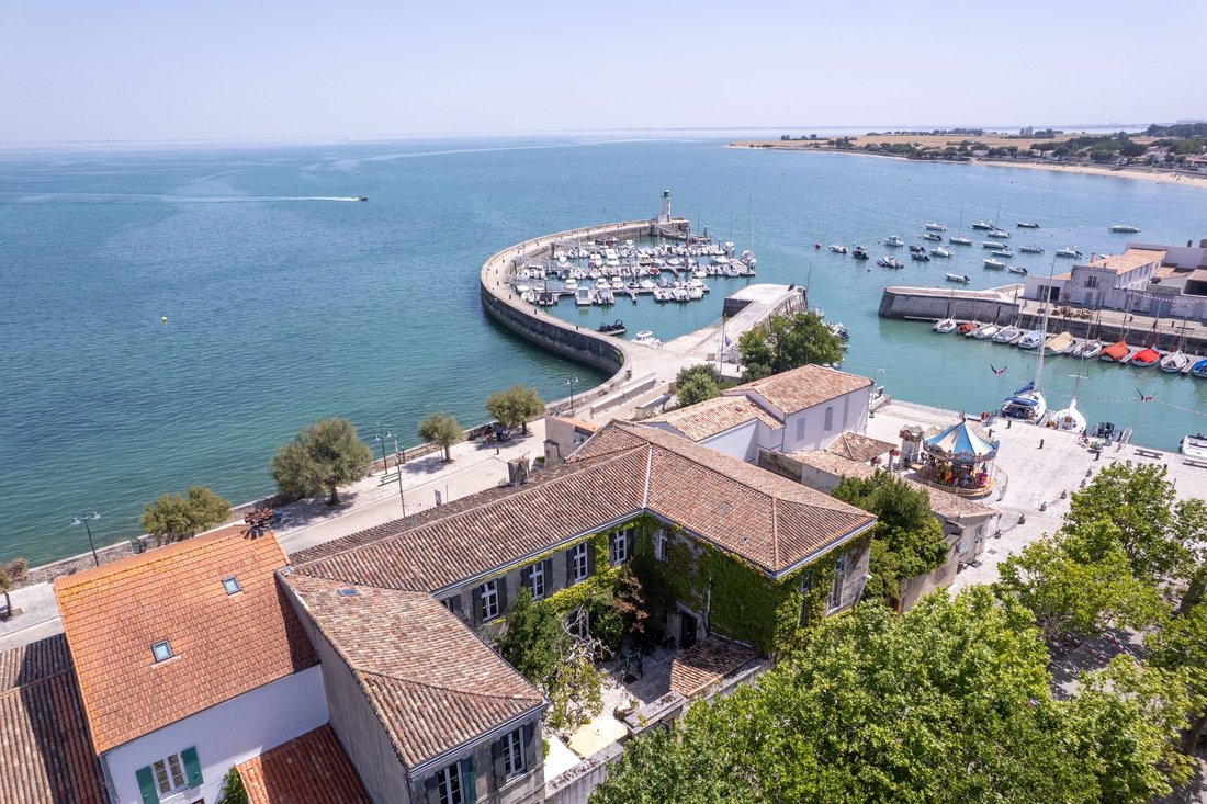Condo in La Flotte, Nouvelle-Aquitaine, France 2 - 18359061