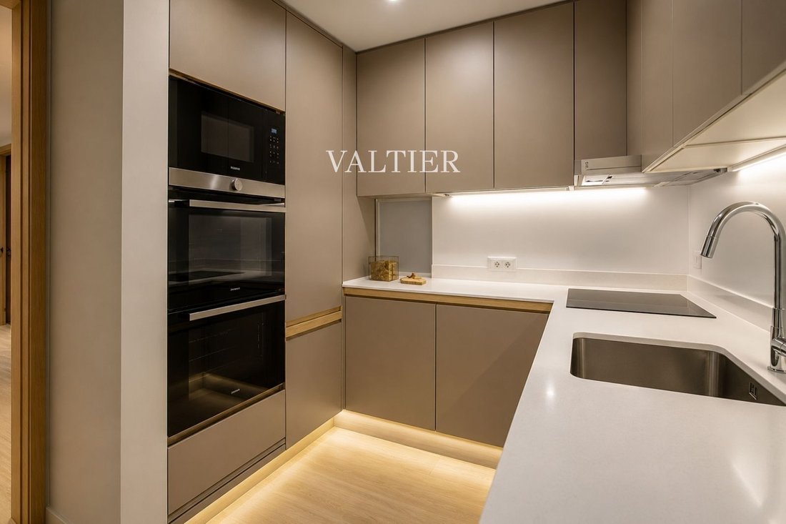 Apartment in Chamberi, Madrid, Spain 5 - 18359526