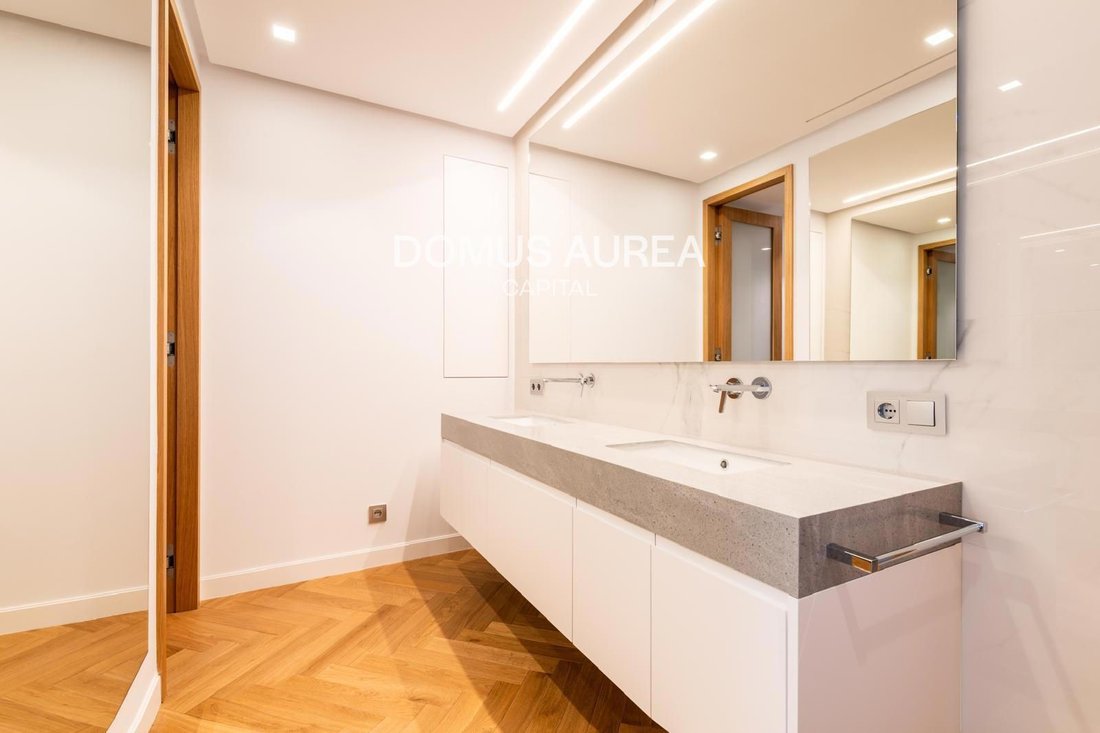 Apartment in Barrio Salamanca, Madrid, Spain 4 - 18359017