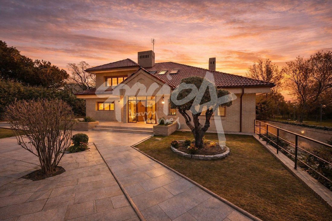 Chalet in El Escorial, Comunidad de Madrid, Spain 3 - 18357715
