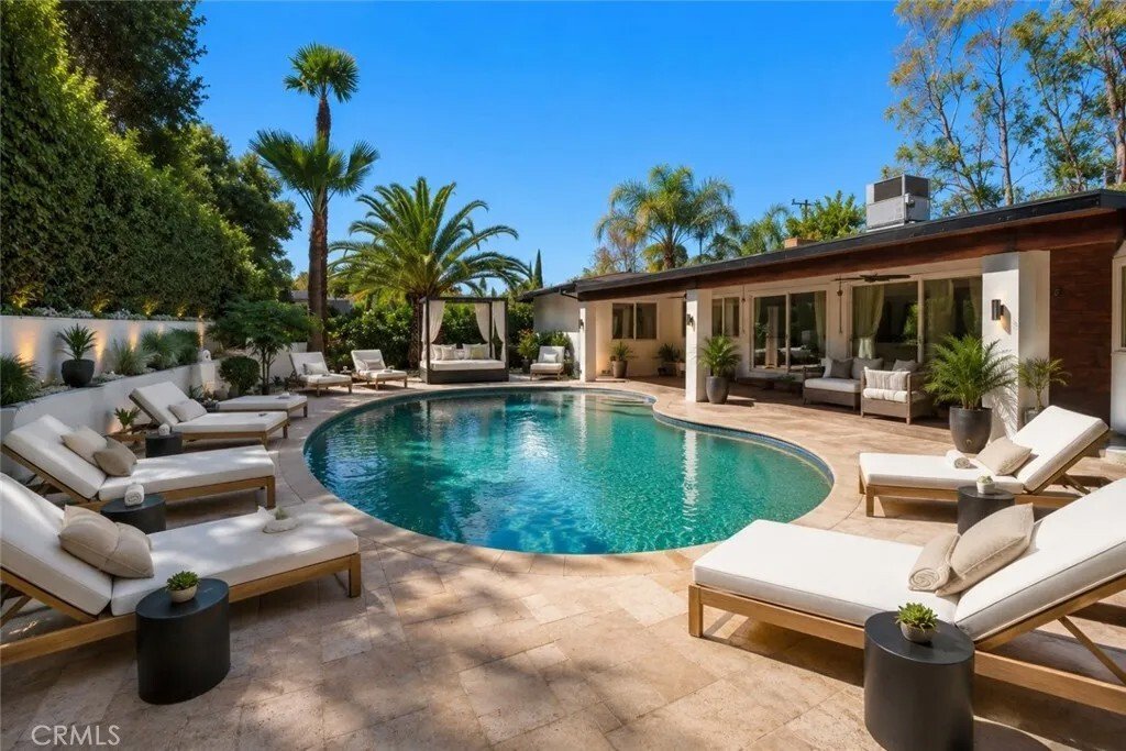 Condo in Los Angeles, California, United States 1 - 18356911