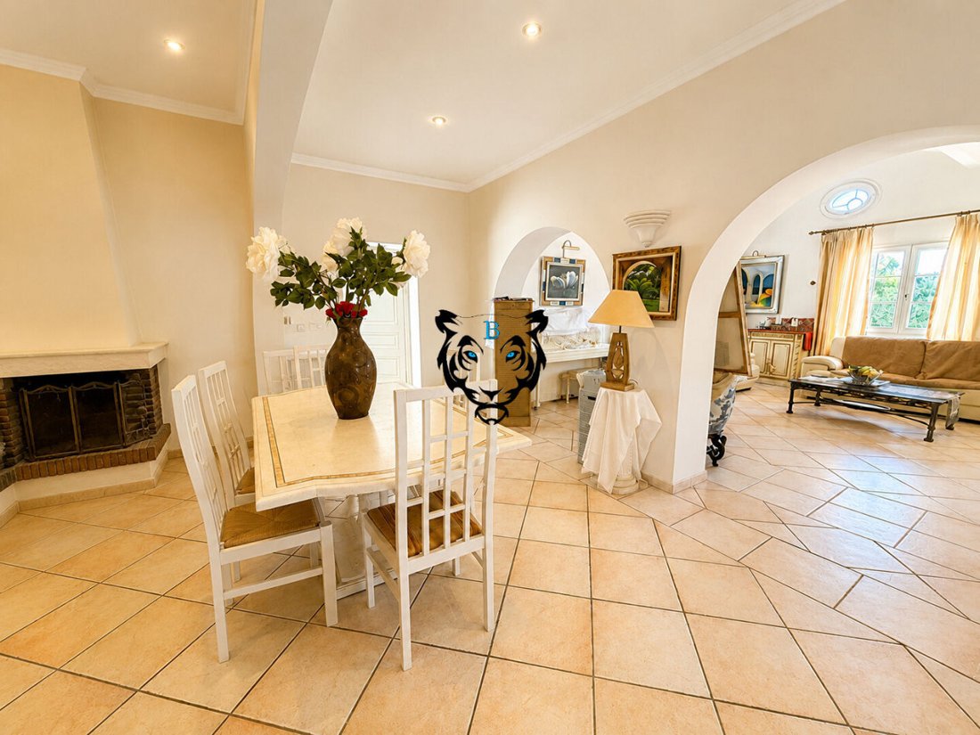 House in Le Dramont-Agay-Anthéor-Le Trayas, Saint-Raphaël, France 3 - 18358807
