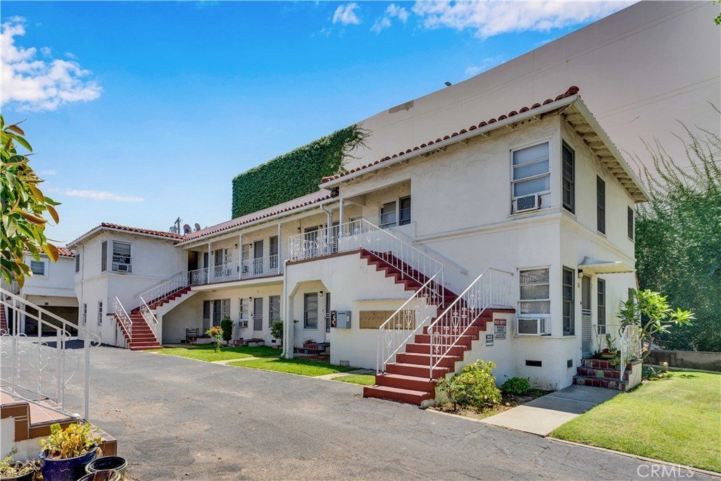 Alhambra, California, United States 1 - 18359368