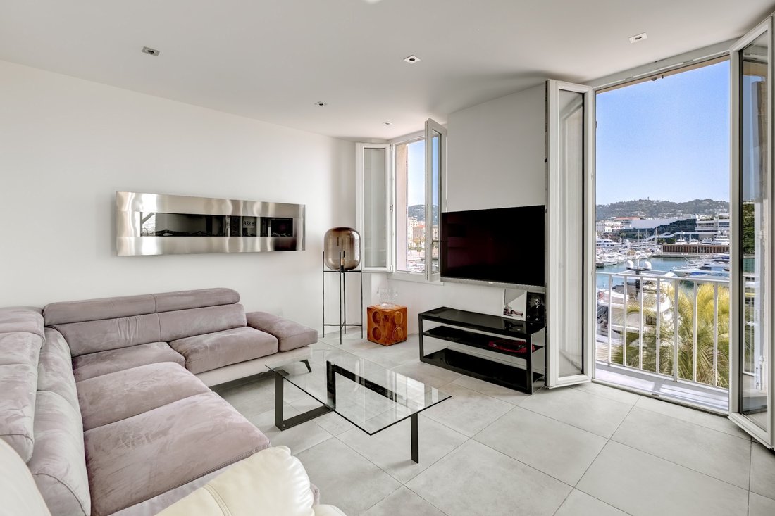Apartment in Saint Nicolas, Cannes, France 2 - 18359063