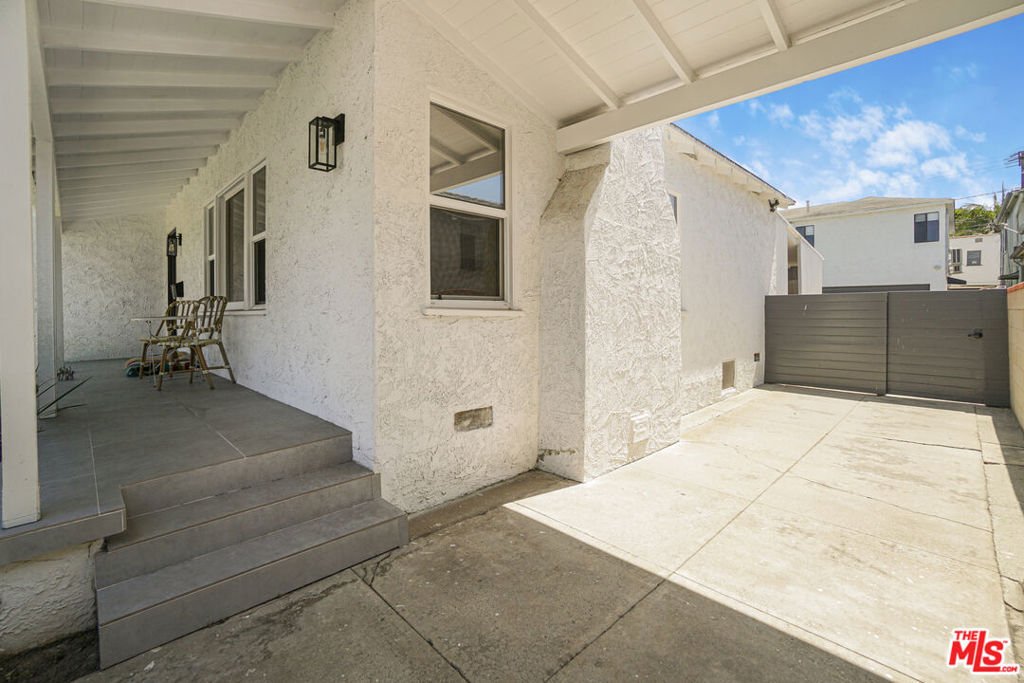 Santa Monica, California, United States 5 - 18358274