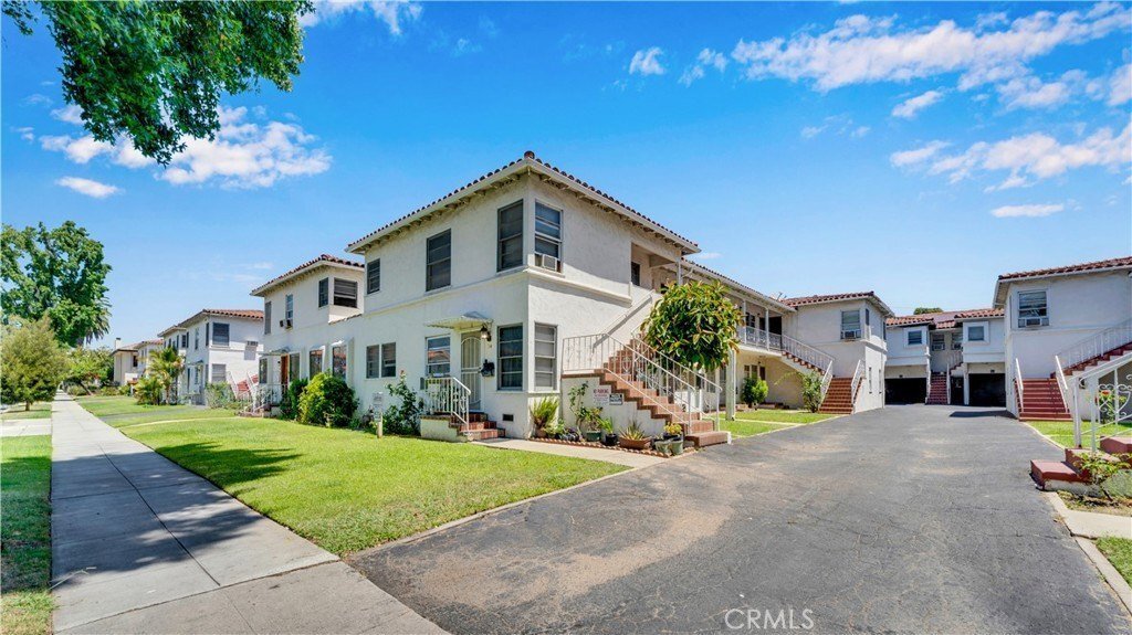 Alhambra, California, United States 2 - 18359368