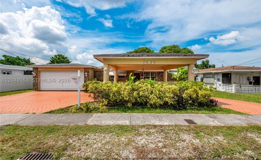 House in Hialeah, Florida, United States 1