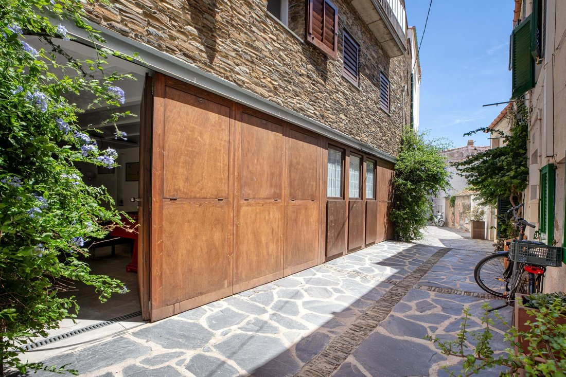 Villa in Cadaques, Catalonia, Spain 2 - 18357296