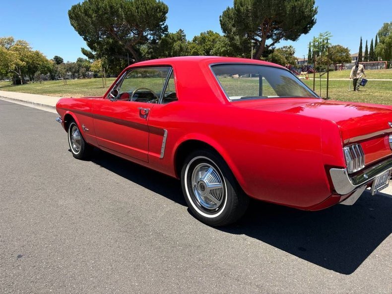 Coupe in Glendale, United States 3 - 18358681