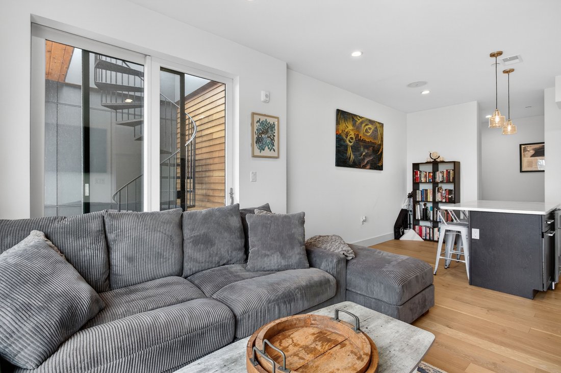 Condo in Boston, Massachusetts, United States 4 - 18359131