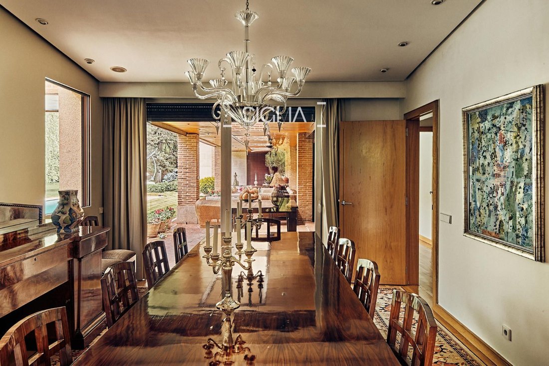 Chalet in Pozuelo de Alarcon, Comunidad de Madrid, Spain 1 - 18357082
