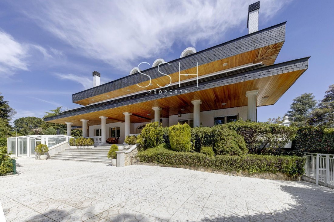 Chalet à Pozuelo de Alarcón, Communauté de Madrid, Espagne 1 - 18357291