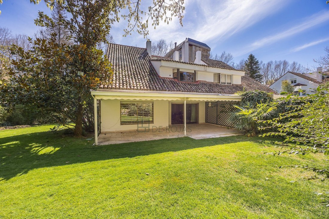 Chalet in Fuencarral-El Pardo, Madrid, Spain 2 - 18357126