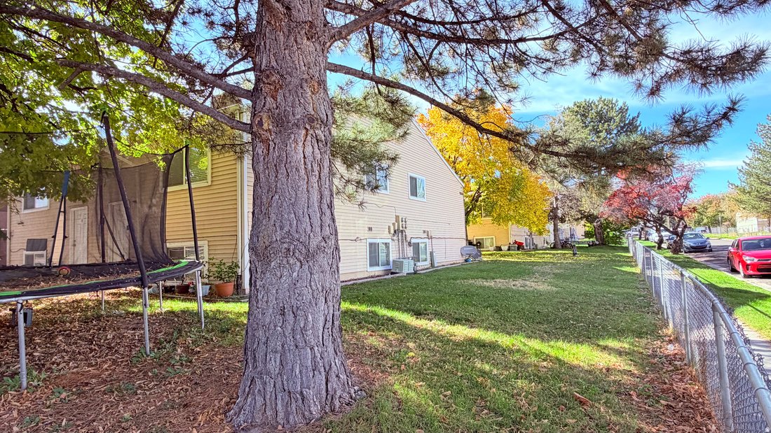 West Valley City, Utah, United States 2 - 18356812