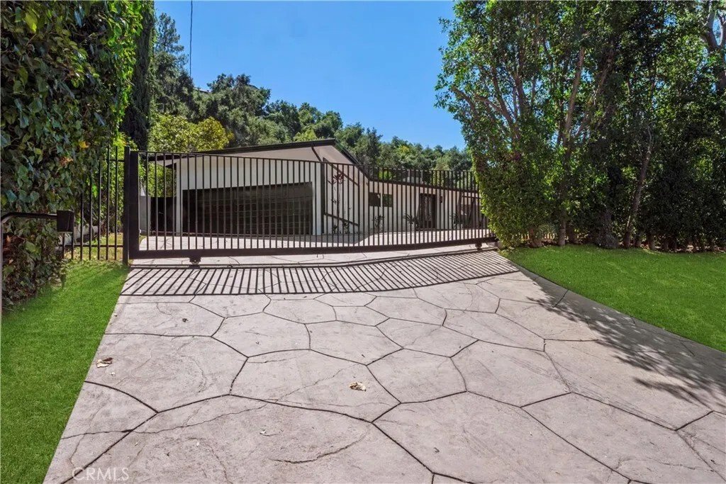 Condo in Los Angeles, California, United States 3 - 18356911