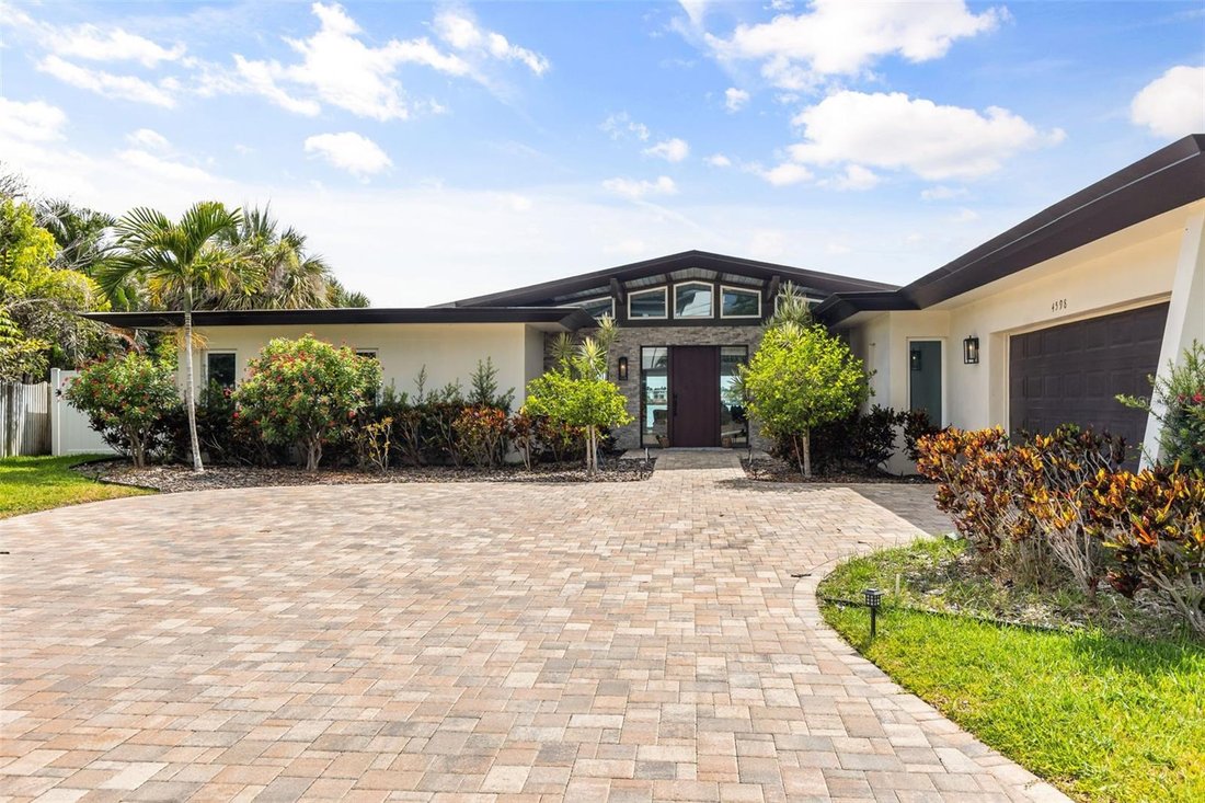 House in Largo, Florida, United States 1 - 18356974