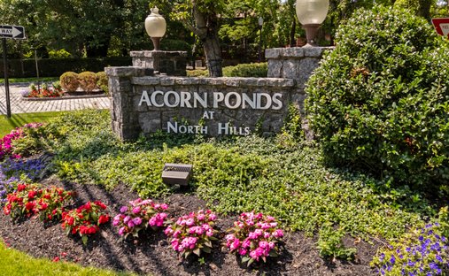 Condo in Roslyn, New York, United States 1