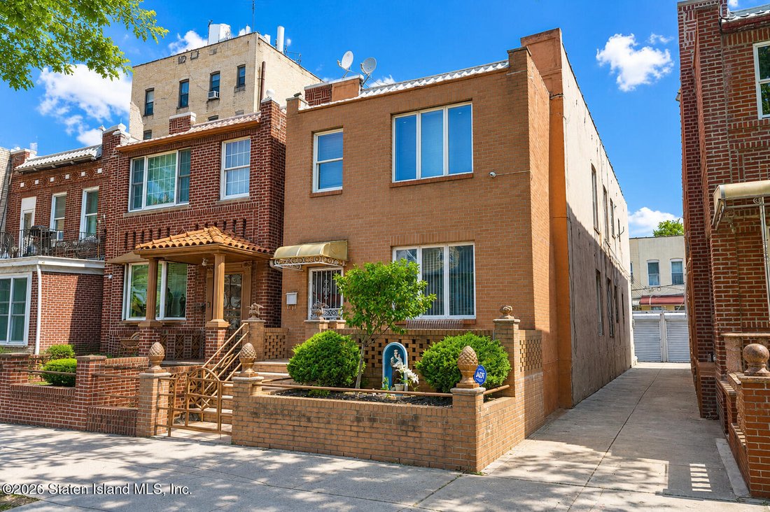 New York, New York, United States 1 - 18356768