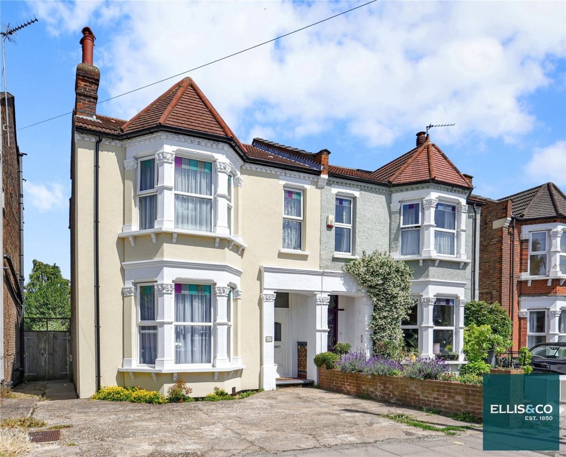 House in Finchley, Barnet, England 1 - 18356947