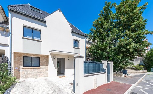 House in Plateau Ouest, Suresnes, France 1