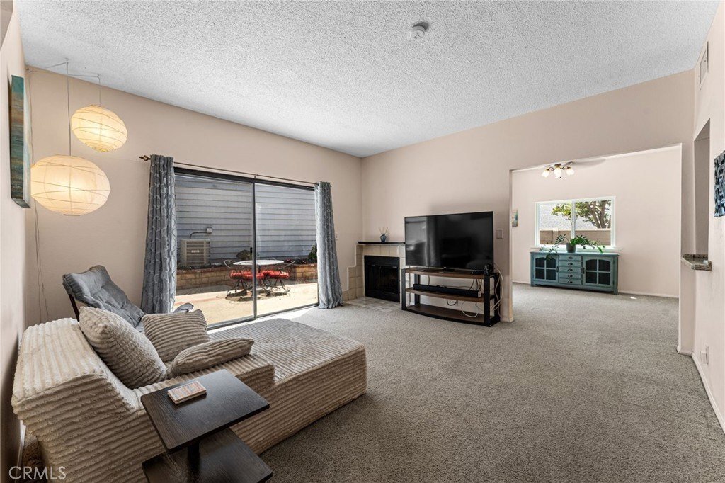 Townhouse in San Dimas, California, United States 2 - 17817334