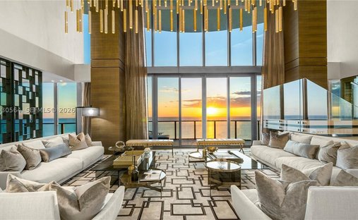 Maison à Sunny Isles Beach, Floride, États-Unis 1